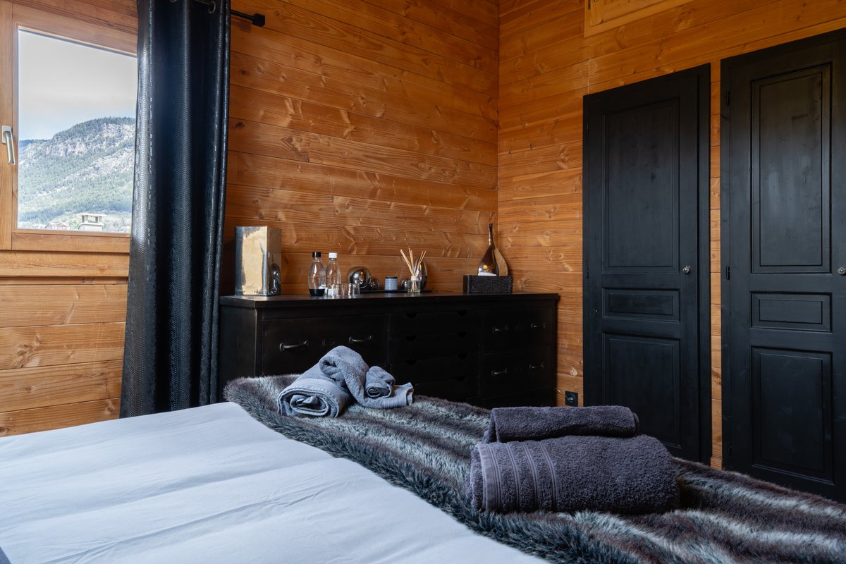 Chambre Familiale — commode